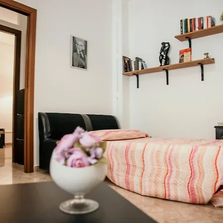 Cinemaison Near Metro Apartment Rome